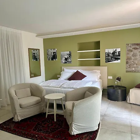 Casa Benamati By Kelly Gasthof Malcesine