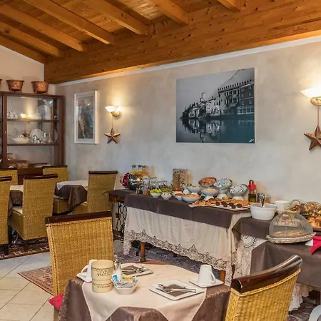 Gasthof Casa Benamati By Kelly Malcesine