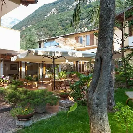 Casa Benamati By Kelly Penzion *